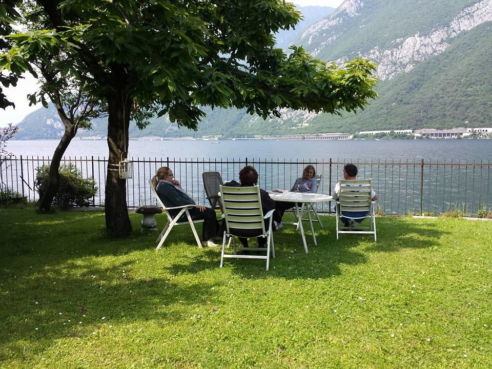 L For Lake Mandello del Lario Exteriér fotografie
